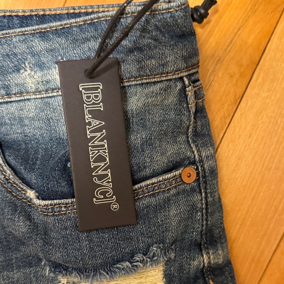 NWT Blank NYC Indigo Distressed Jean Shorts - Picture 3 of 10